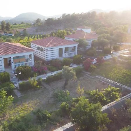 Kusadasi'nda 3 Adet Bungolov Chalet Kusadasi